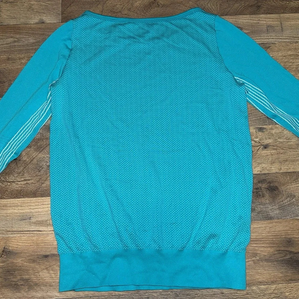Nike Women's Size M Teal Dri-Fit Epic Crew Knit Training Shirt